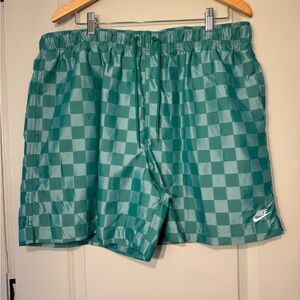 NWT Men’s Nike Green Checkered Athletic Shorts Size XL